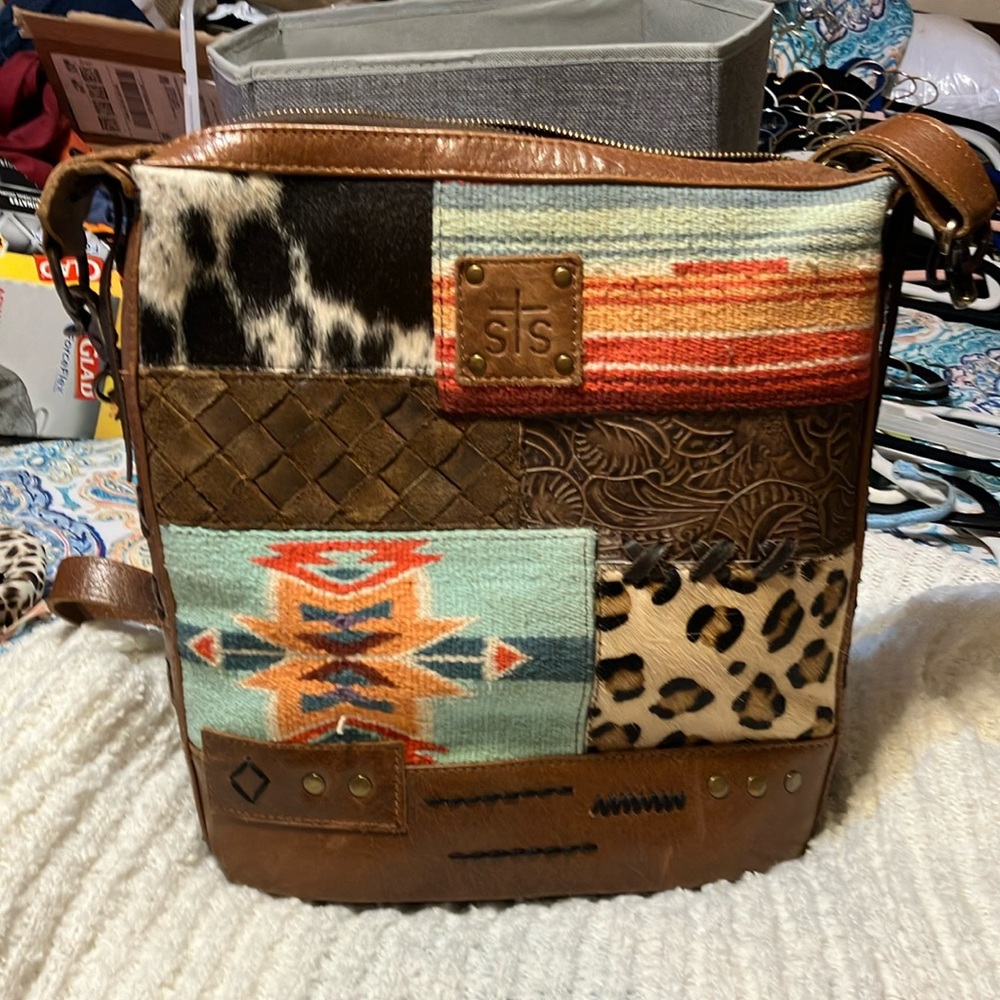 STS bucket purse